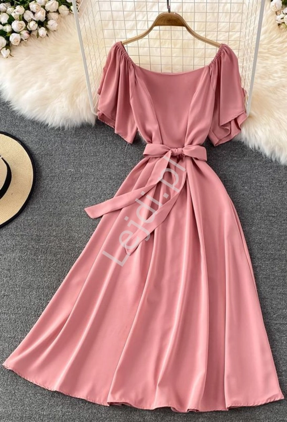 Pudrowo różowa sukienka rozkloszowana w stylu retro 7767