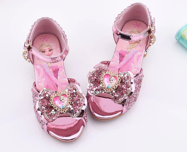 Różowe buty dla dziewczynki na wesele