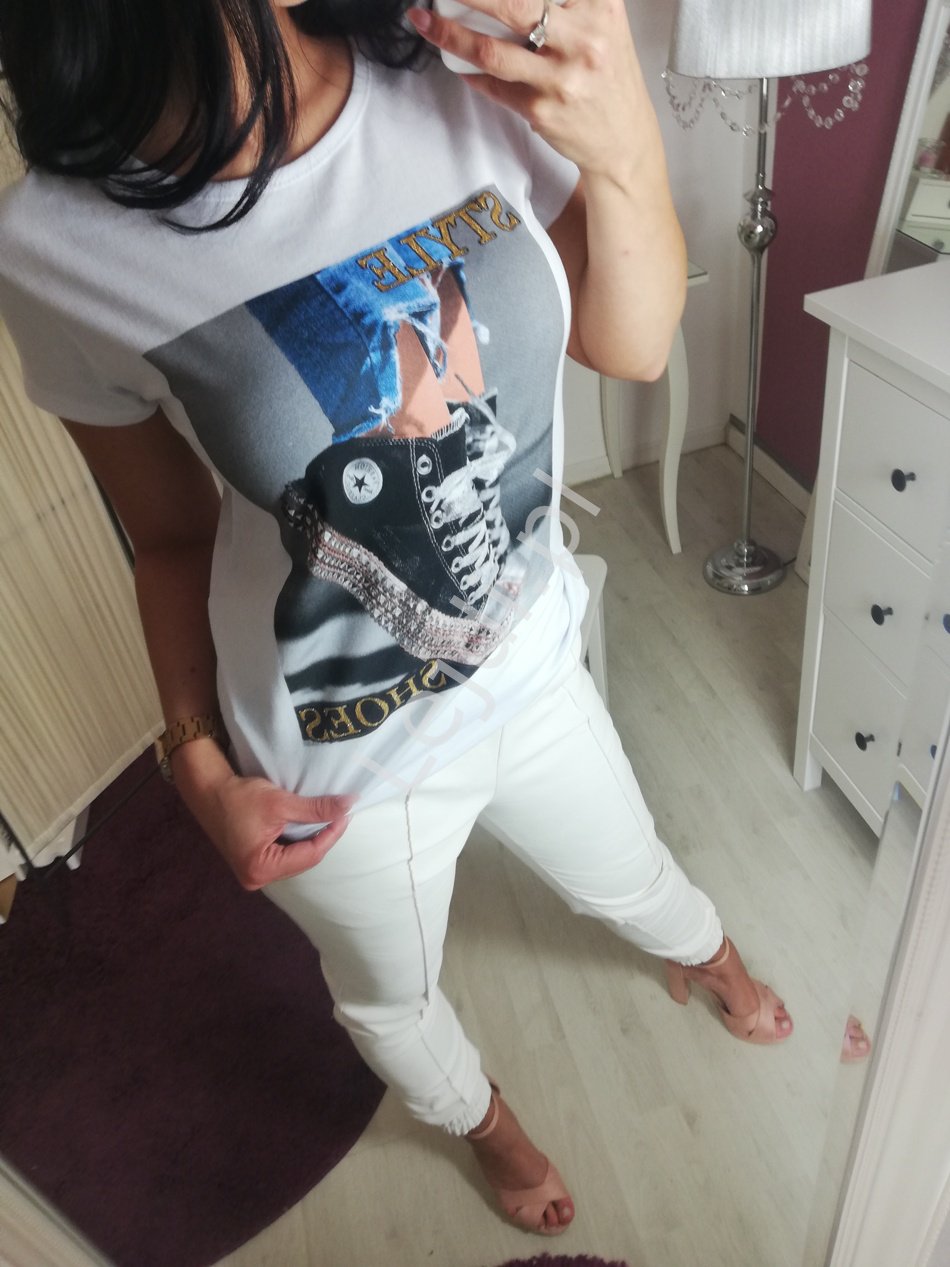Bawełniana koszulka z trampkami, biały t-shirt shoes 