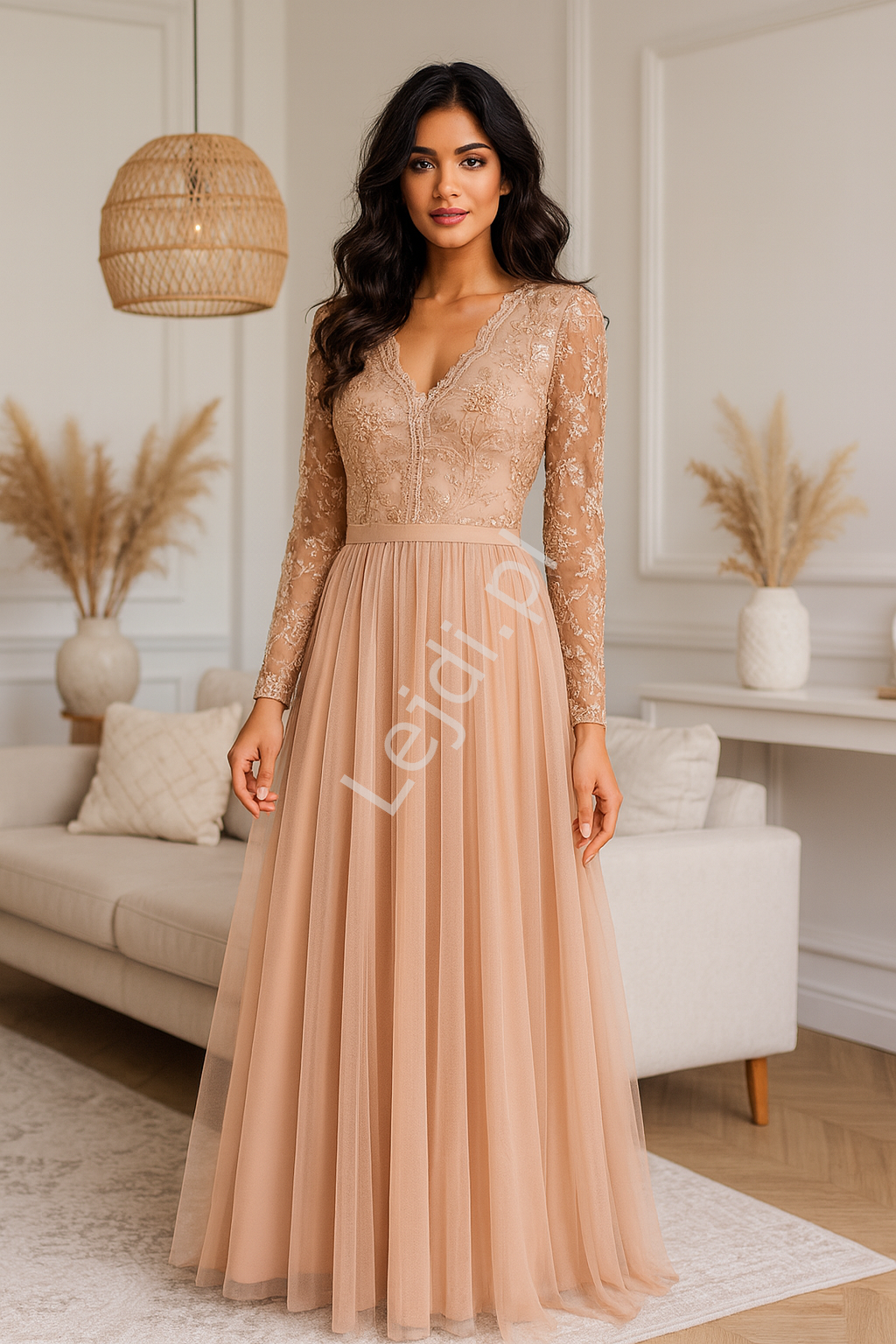 Beżowa tiulowa sukienka wieczorowa z długim rękawem Adel 3 ze złotymi cekinami