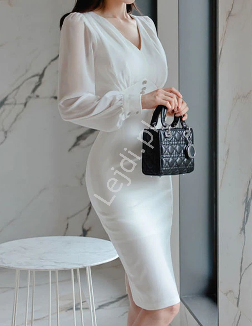 Biała sukienka elegancka z szyfonowym rękawem