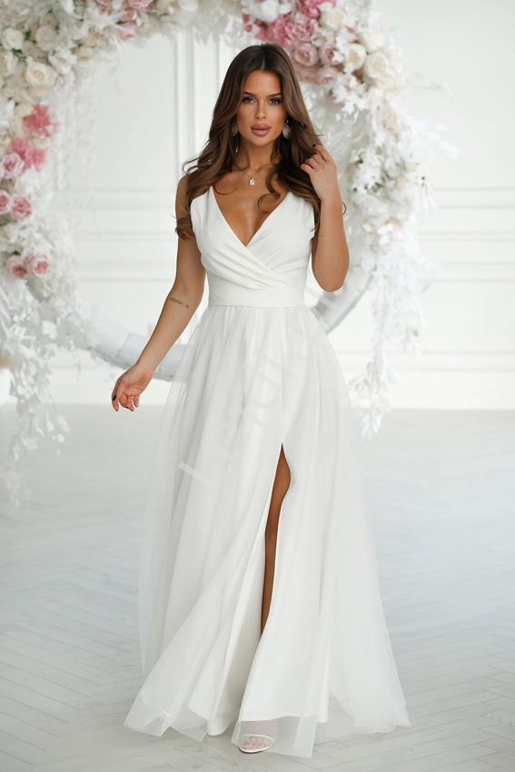 Biała sukienka tiulowa z kopertowym dekoltem  HB248