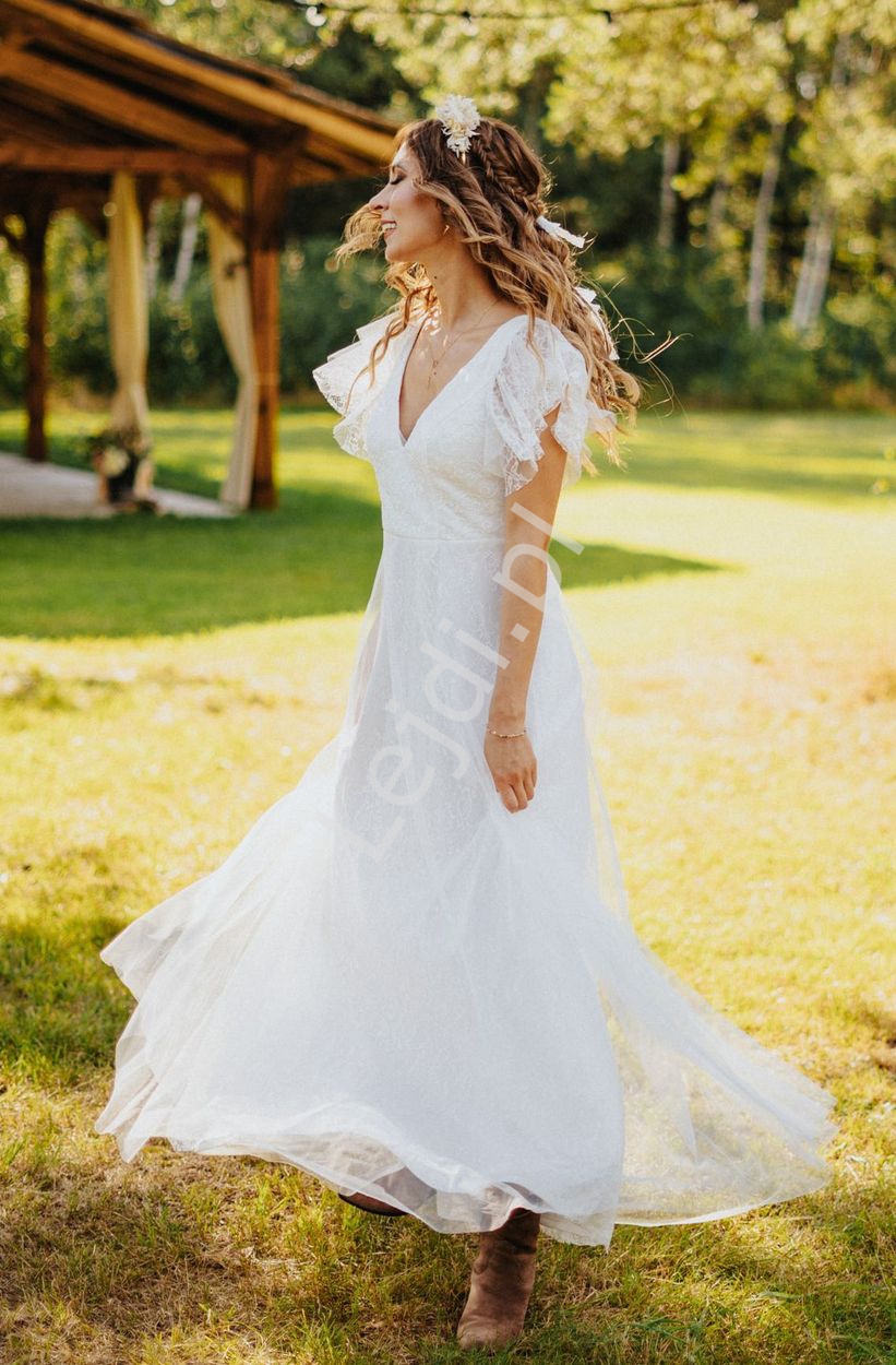 Biała suknia ślubna koronkowa