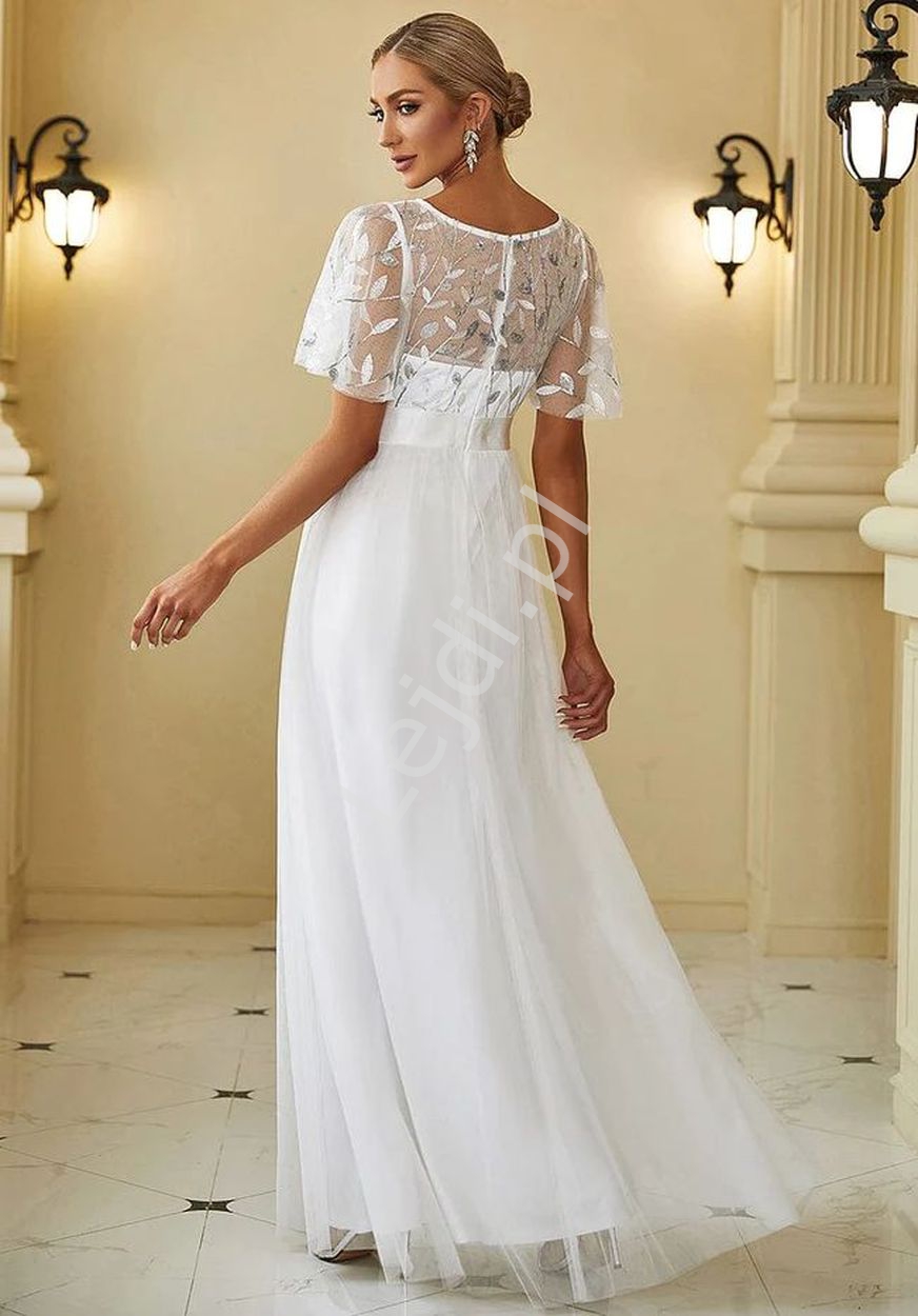 Biała suknia ślubna z haftowanymi listkami z cekinami