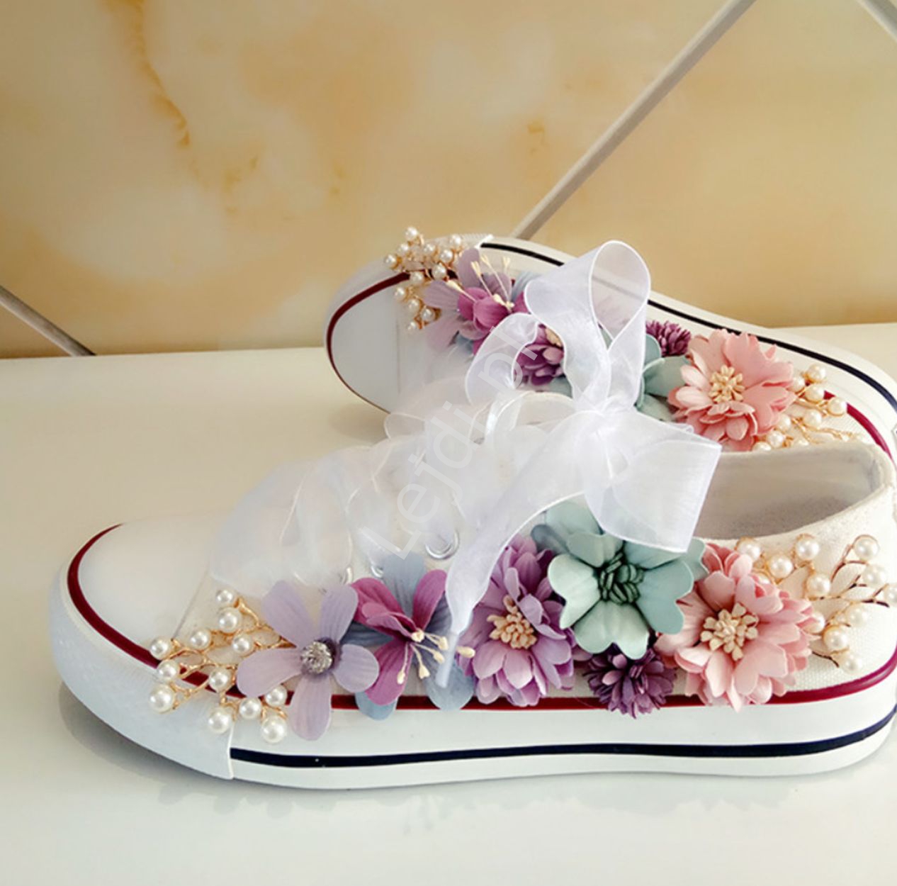 buty w kwiaty i perełki