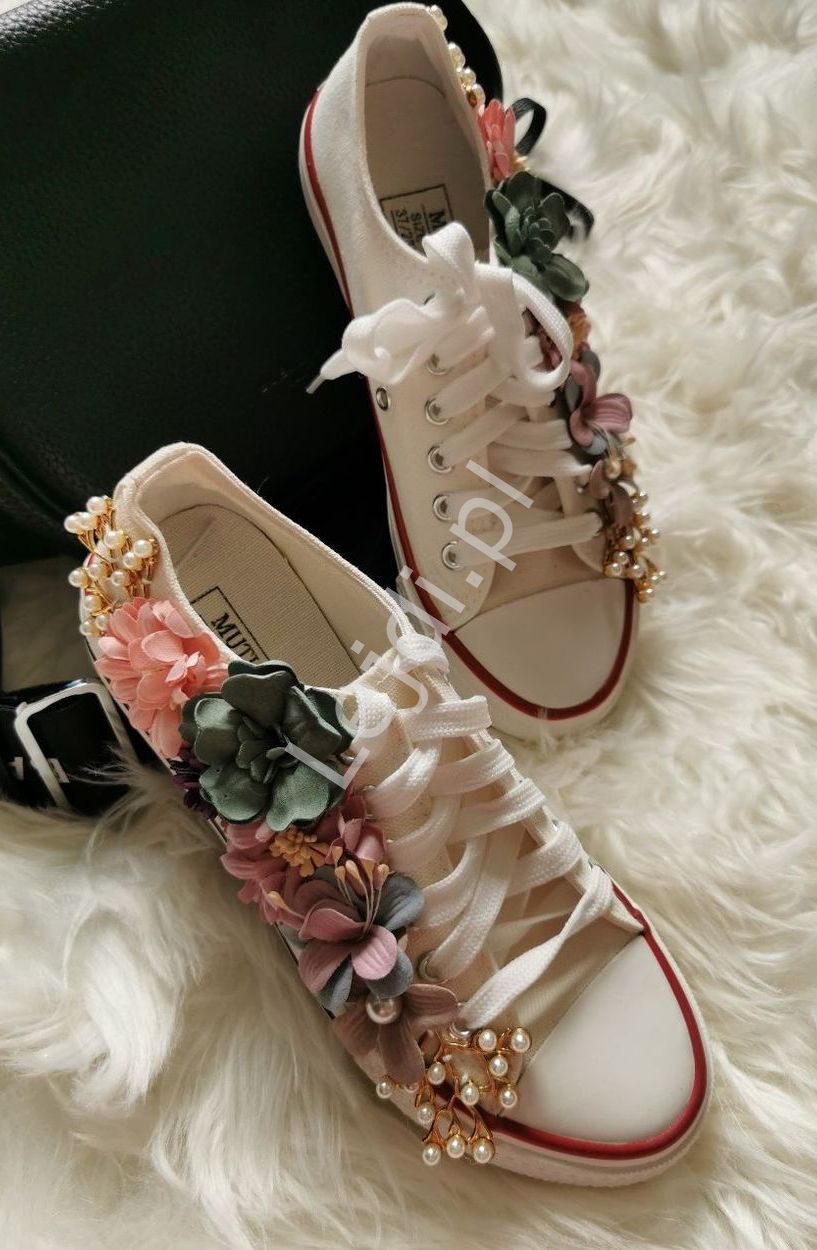 buty z kwiatami