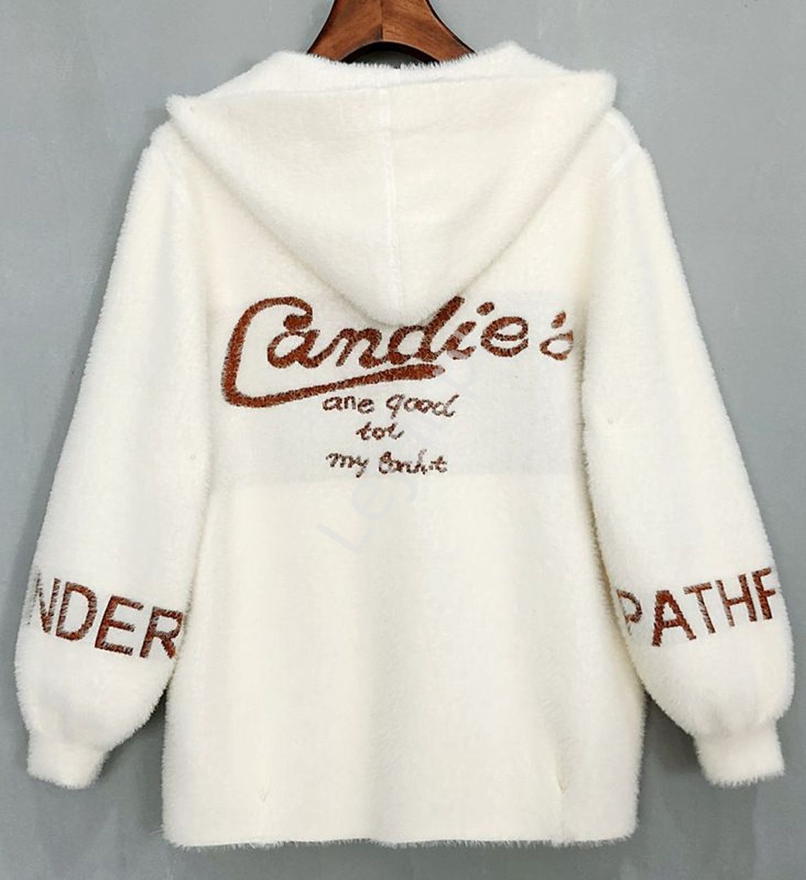 Biało kremowa kurtka z kapturem, sztuczna alpaka zapinana, z napisem Candies