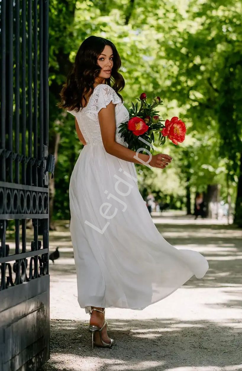 Biało kremowa sukienka ślubna w romantycznym stylu