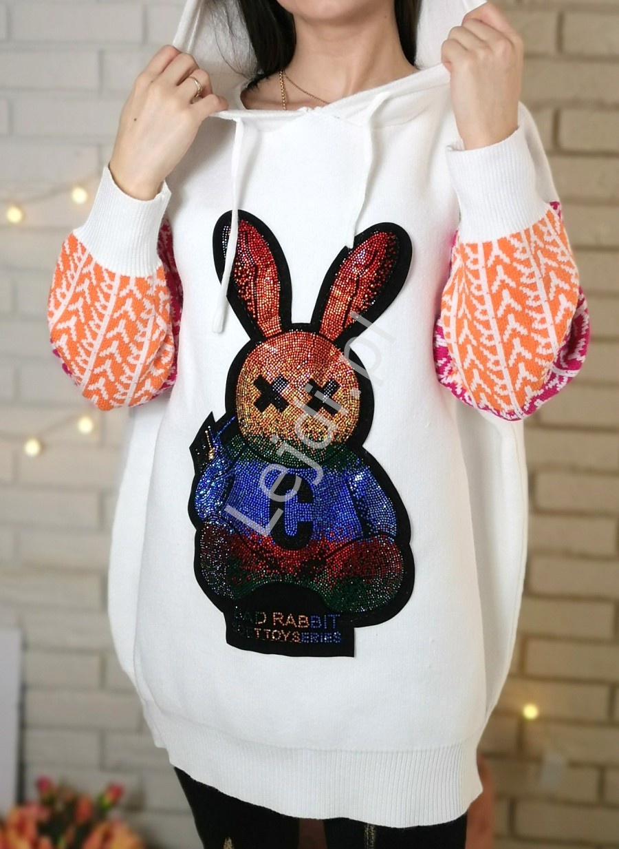 Biały sweter z kryształkowym królikiem, sweter premium z kapturemBiały sweter z kryształkowym królik