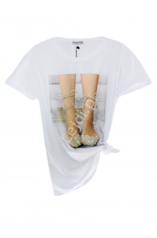 Biały t-shirt damski z bucikami zdobionymi cekinami i koralikami