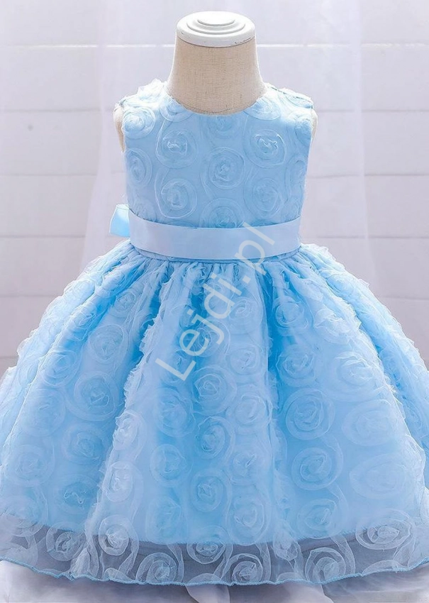 Błękitna sukienka dla małej dziewczynki z różyczkami 1983