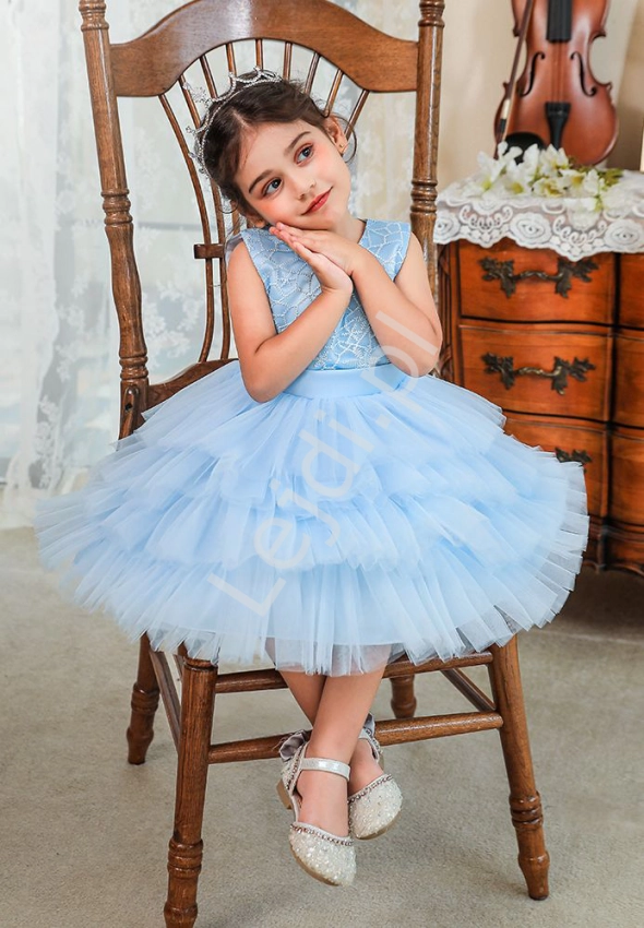 Błękitna sukienka dziecięca, tiulowa z falbanami na spódnicy 093