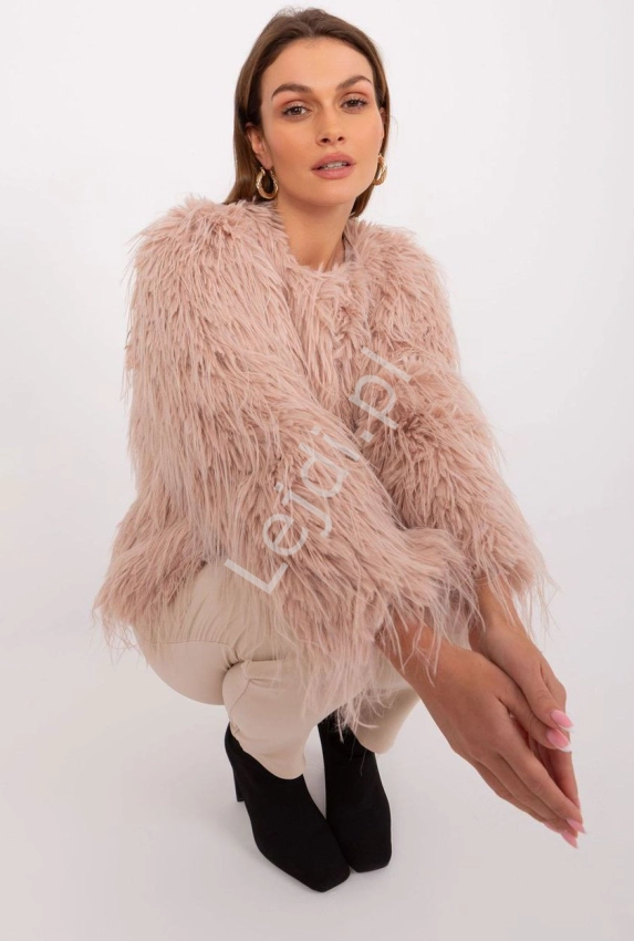 Brudno różowa kurtka futrzak, sztuczne futro w modnej odsłonie 2359