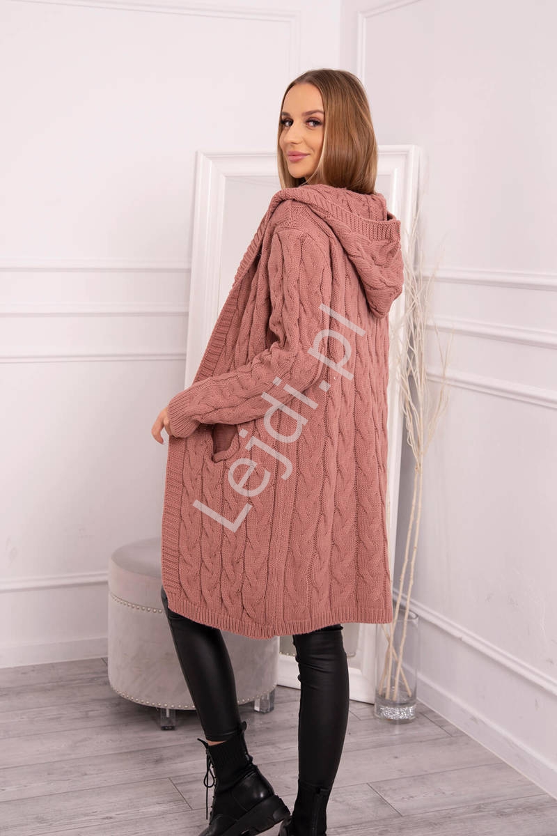Brudno różowy sweter damski z kapturem i kieszeniami