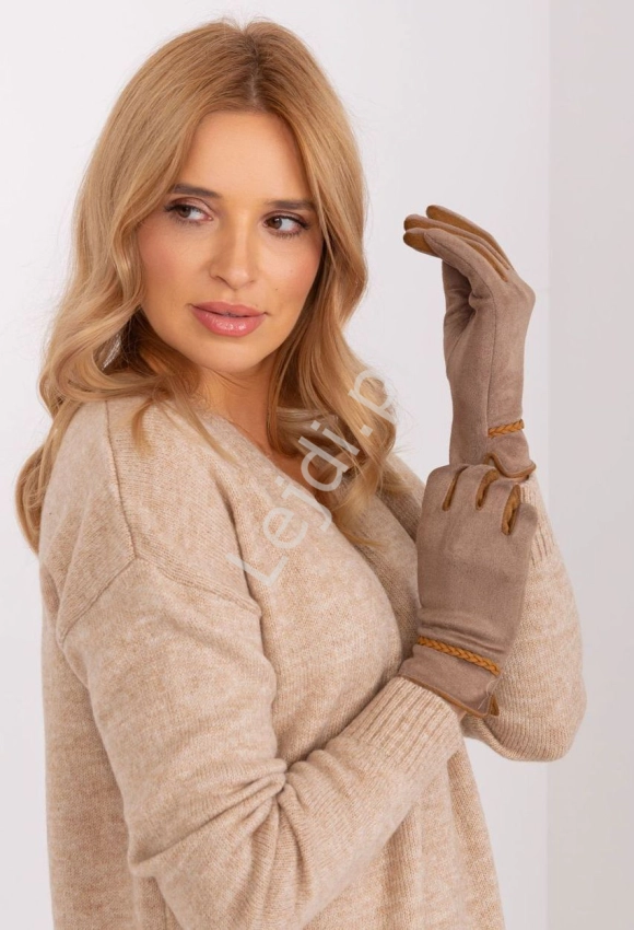 Ciemno beżowe rękawiczki damskie z ozdobnym paseczkiem 238601