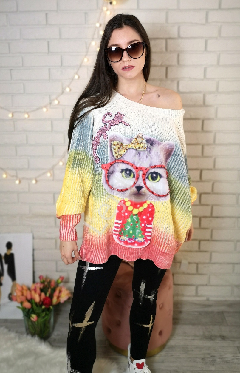 Cieniowany dziergany sweter z kotem z kryształkami