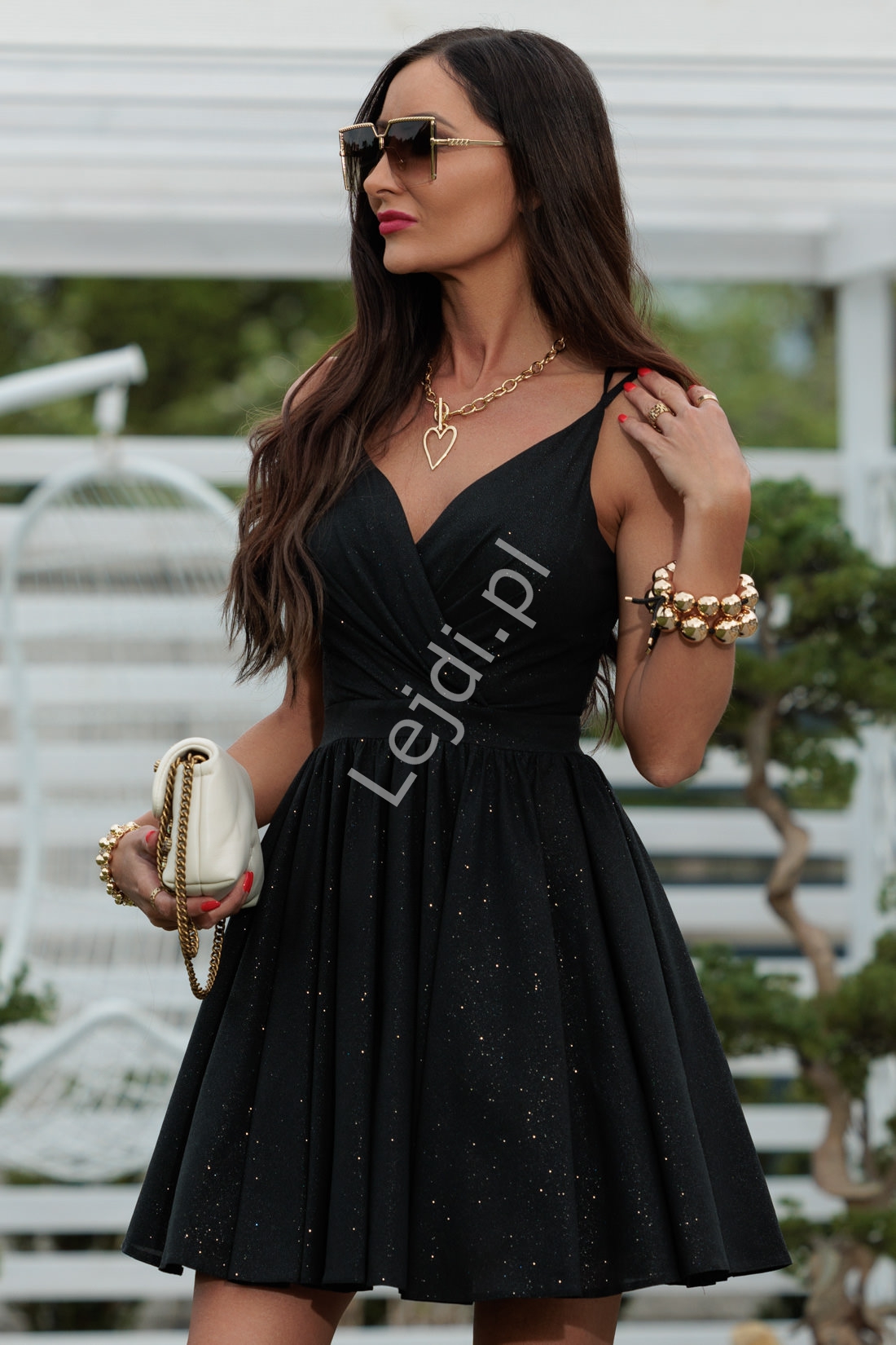 czarna brokatowa krótka sukienka