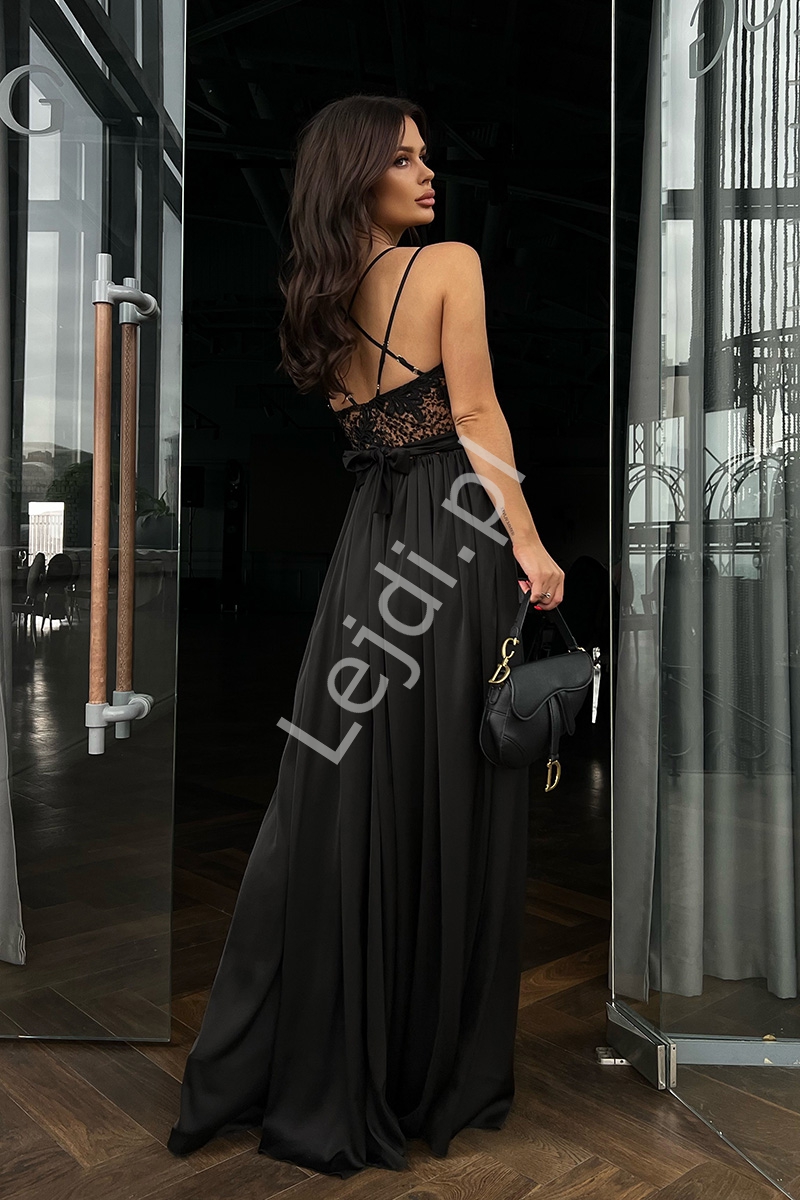 Czarna sukienka satynowa z rozcięciem odsłaniającym nogę 267