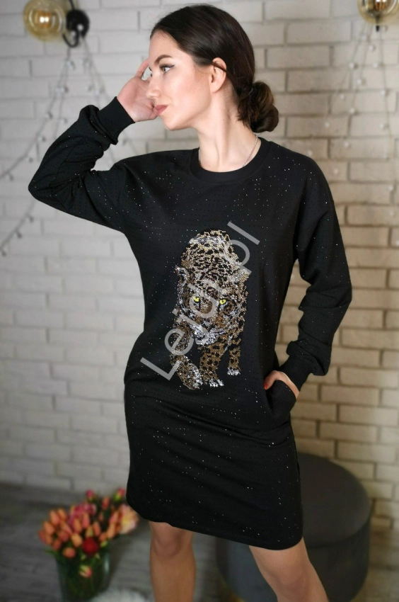 Czarna sukienka z kryształkowym leopardem 5064