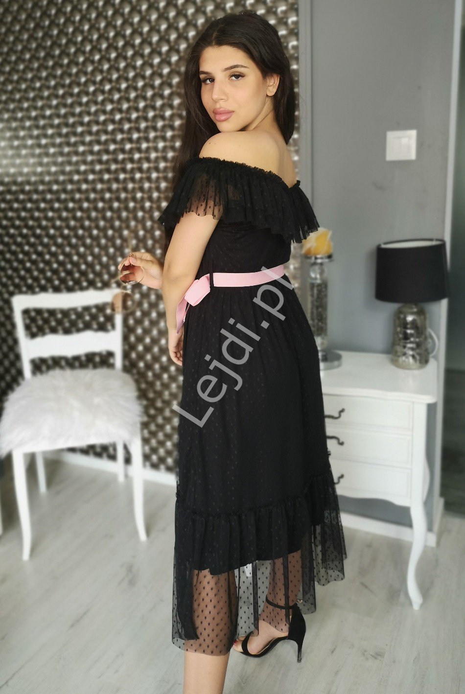 Czarna tiulowa sukienka midi w groszki, Tiana