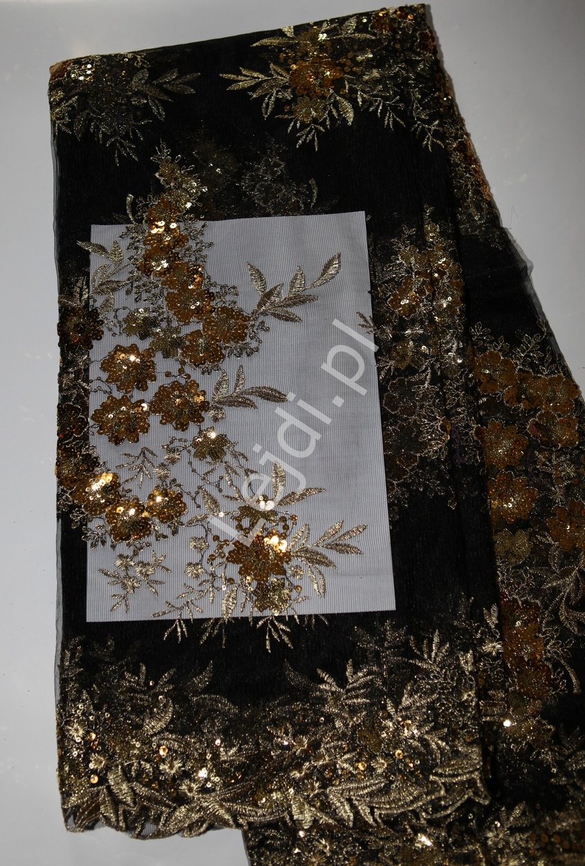 Czarno złota bogato zdobiona cekinami koronka, haft na tiulu 1,3m x 0,5m