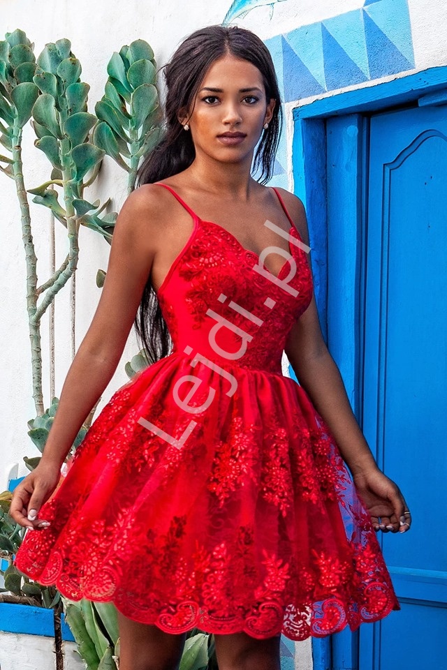 seksowna czerwona sukienka na wesele