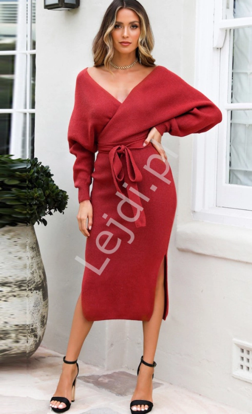 Czerwona sukienka dzianinowa z kopertowym dekoltem 0777