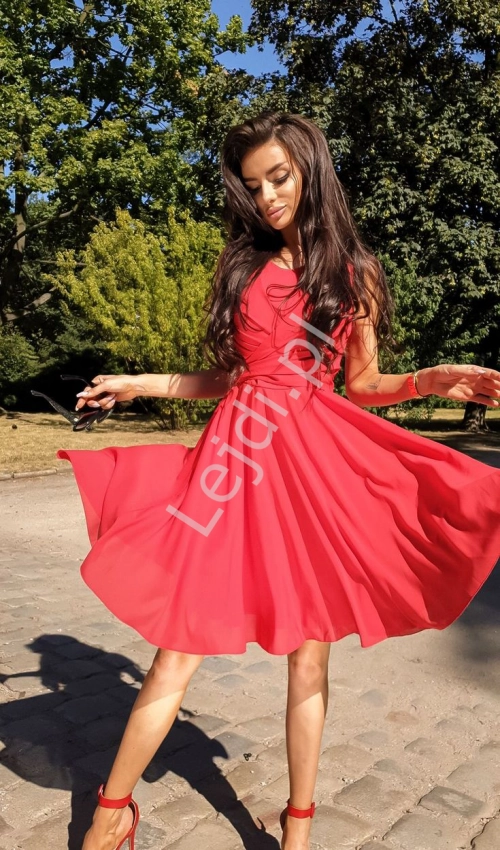 Czerwona szyfonowa sukienka rozkloszowana,  KM227