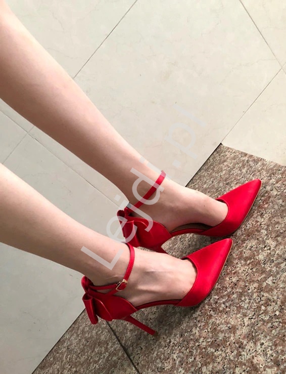 czerwone buty