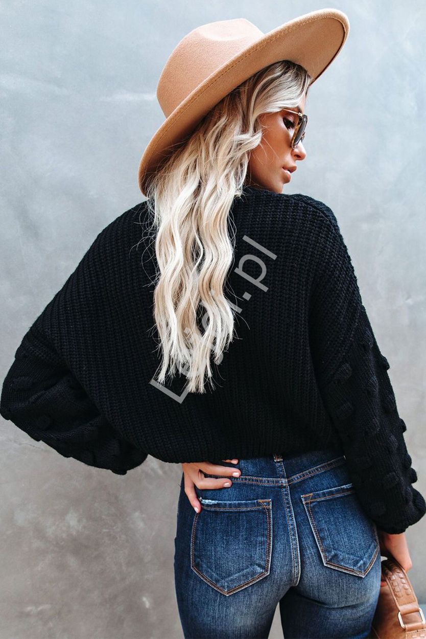 Dziergany czarny sweter damski, stylowe swetry damskie