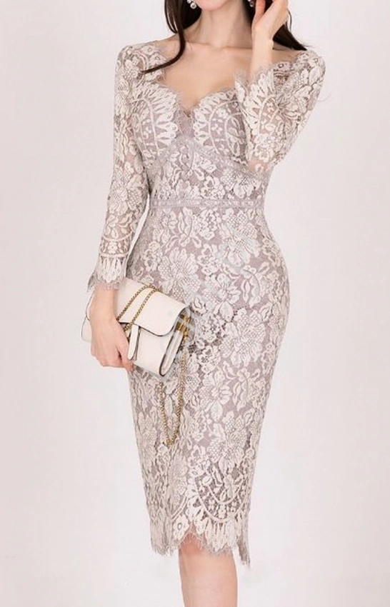 Elegancka sukienka koronkowa w kolorze brzoskwinowym  0367