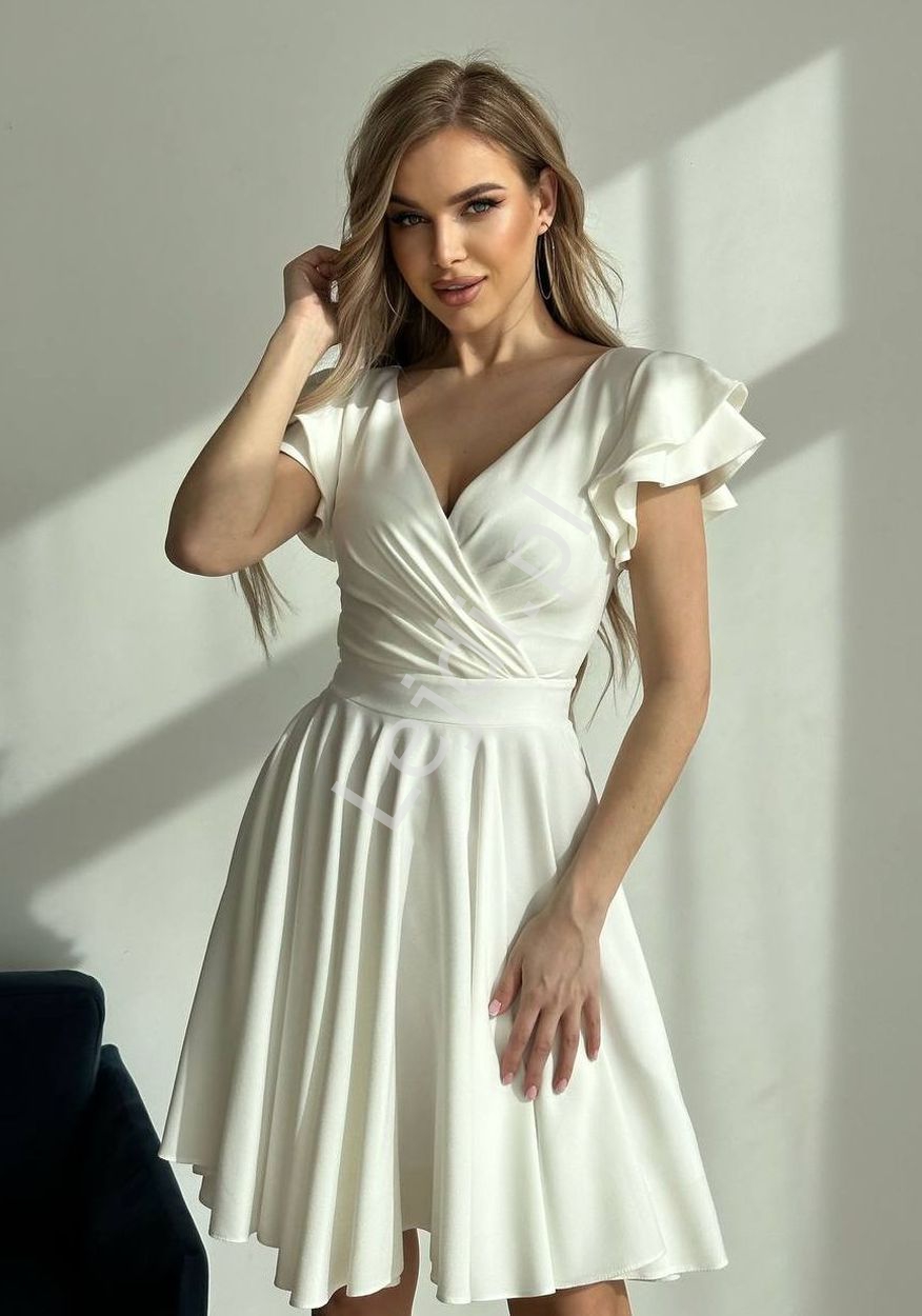 Elegancka sukienka krótka z rozkloszowaną spódnicą, zwiewna sukienka ecru