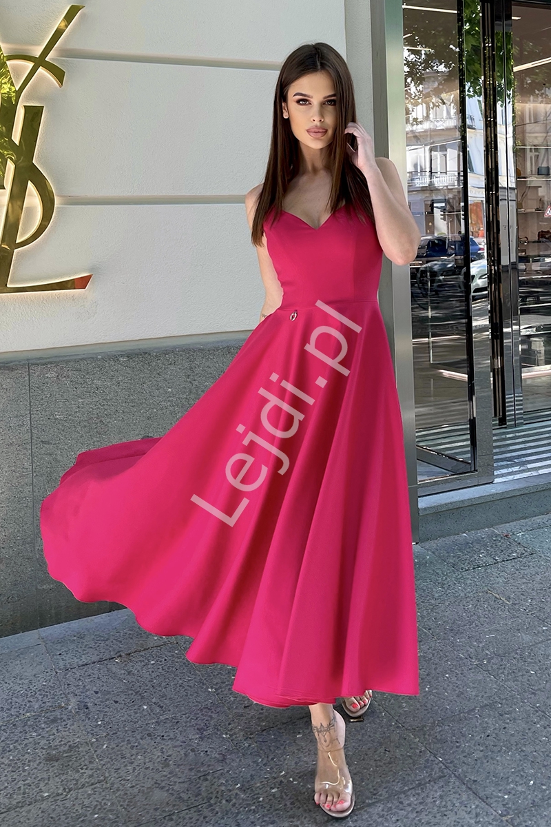 Elegancka sukienka midi w kolorze fuksji