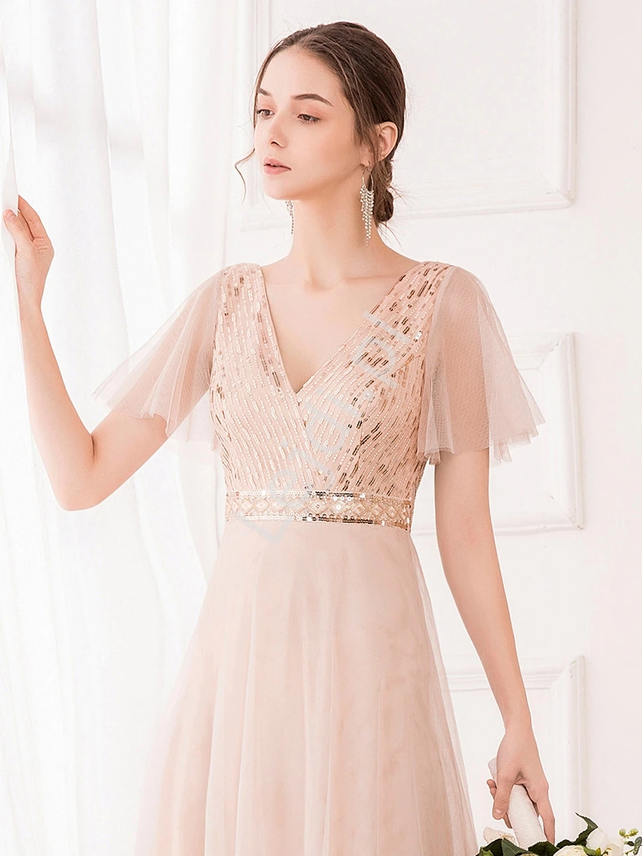 Elegancka suknia tiulowa w kolorze brzoskwiniowym z cekinami