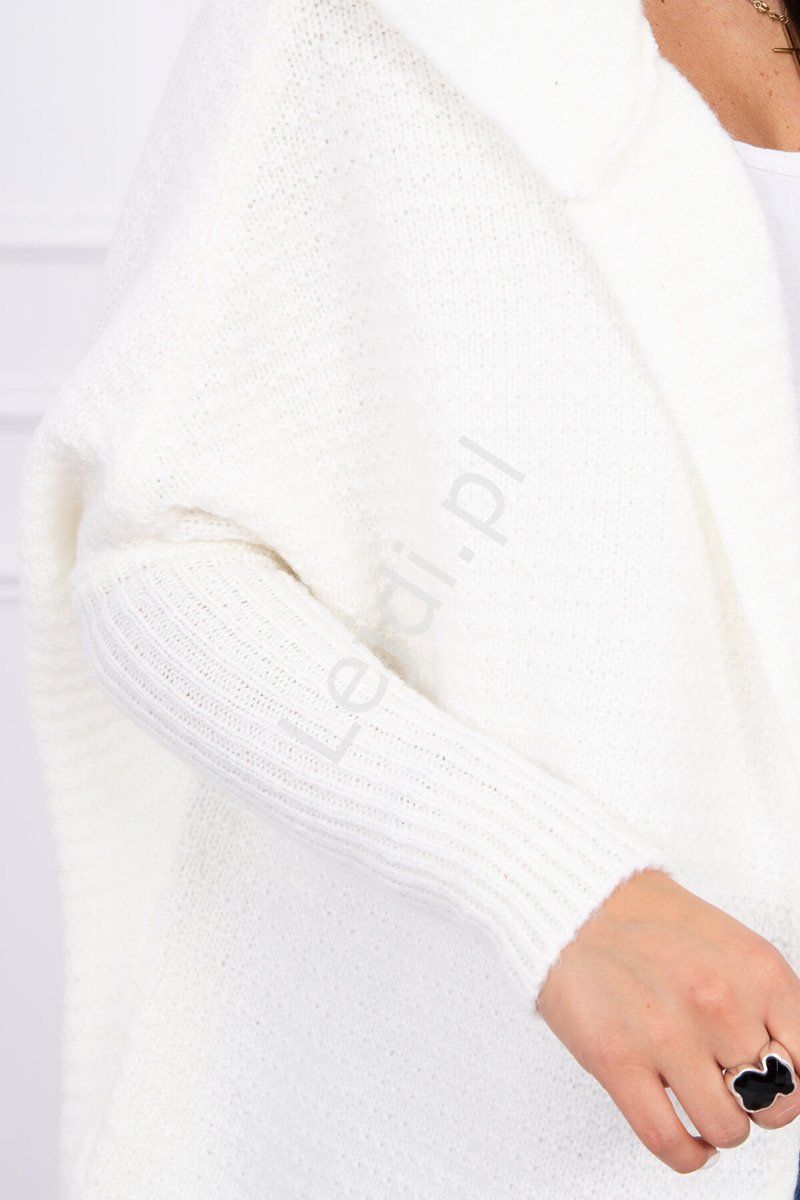  Elegancki ciepły sweter nietoperz w kolorze ecru 