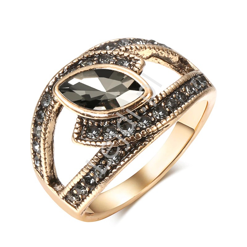 Elegancki pierścionek z dymnymi kryształkami w stylu Vintage