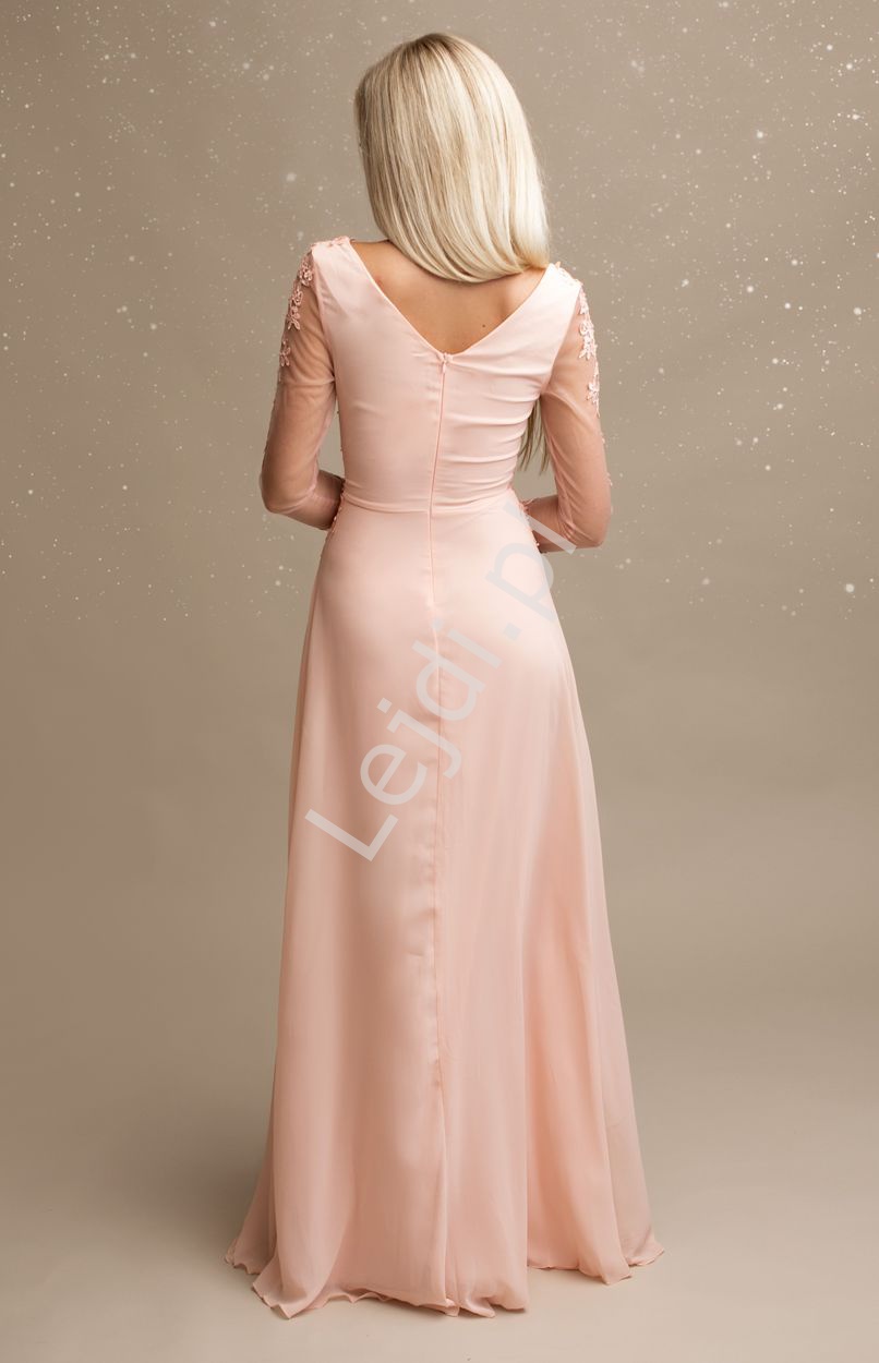 różowa długa suknia