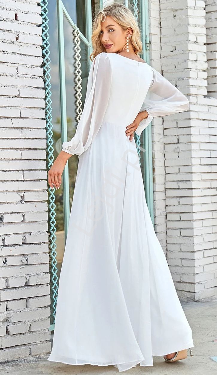 Fenomenalna suknia ślubna z oryginalnym długim rękawem z rozcięciem