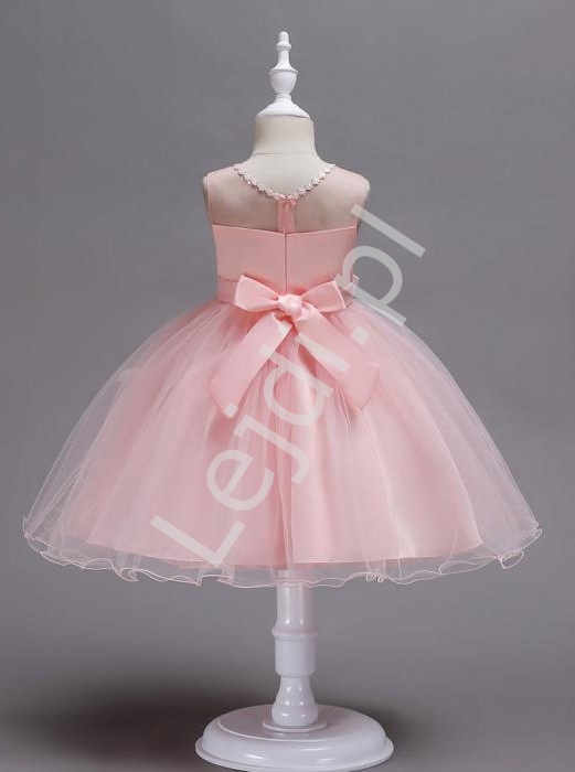 Jasno różowa krótka sukienka dla dziewczynki z kwiatkami 3D  700