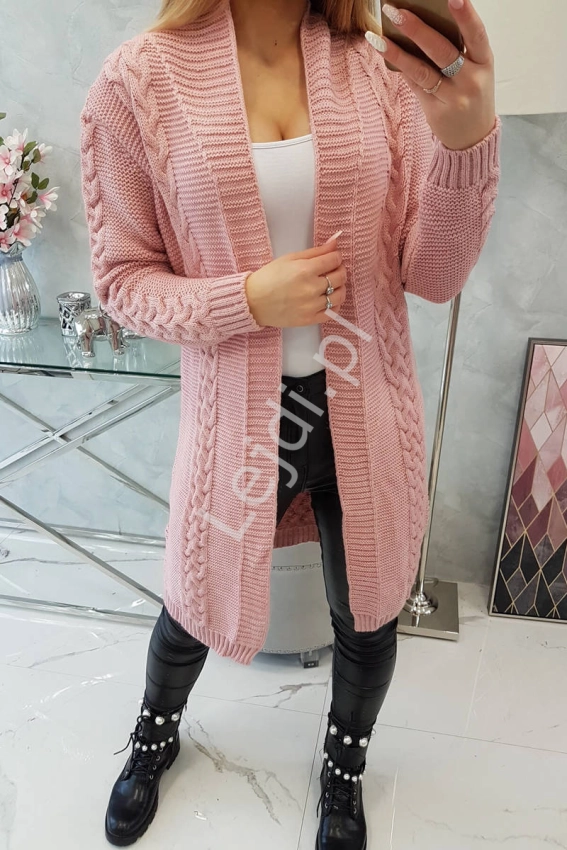 Jasno różowa narzutka swetrowa z warkoczami, wełniany kardigan 2019-01