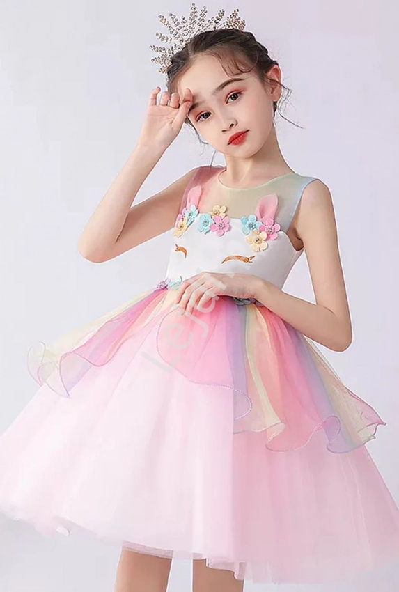 Jasno różowa sukienka dla dzieczynki z falbaną z jednorożcem 020