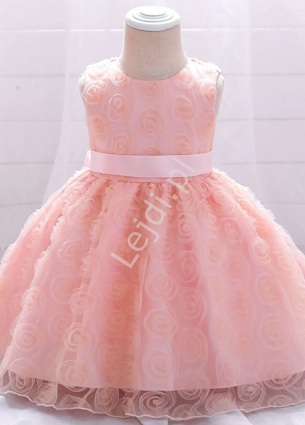 Jasno różowa sukienka dla małej dziewczynki z różyczkami 1983