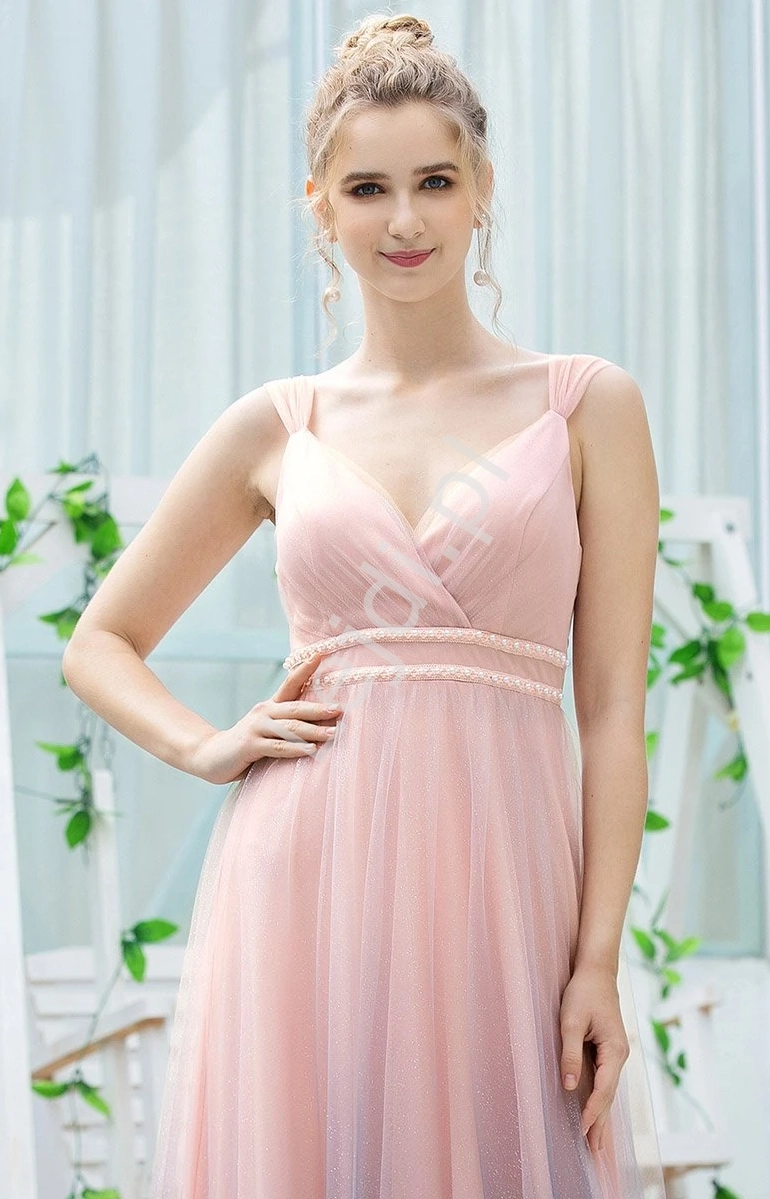 Jasno różowa suknia wieczorowa z cieniowanym tiulem