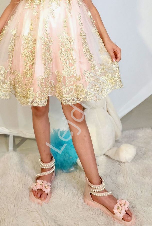 Jasno różowe buty z perełkami , sandałki dla dziewczynki z kwiatkami