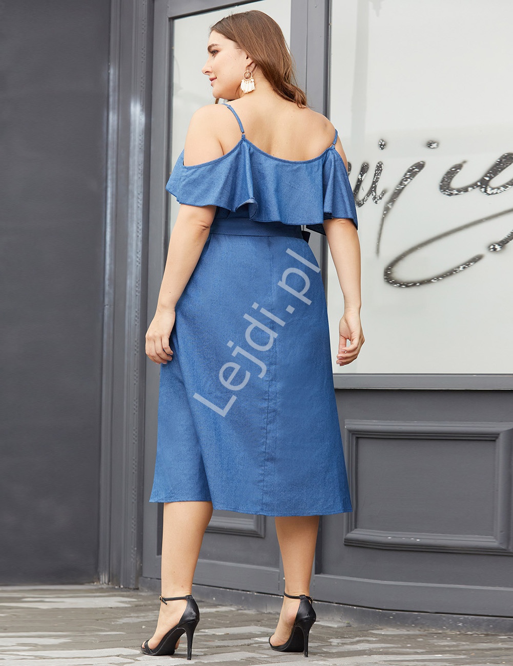 Jeansowa sukienka z falbanami Plus Size 243