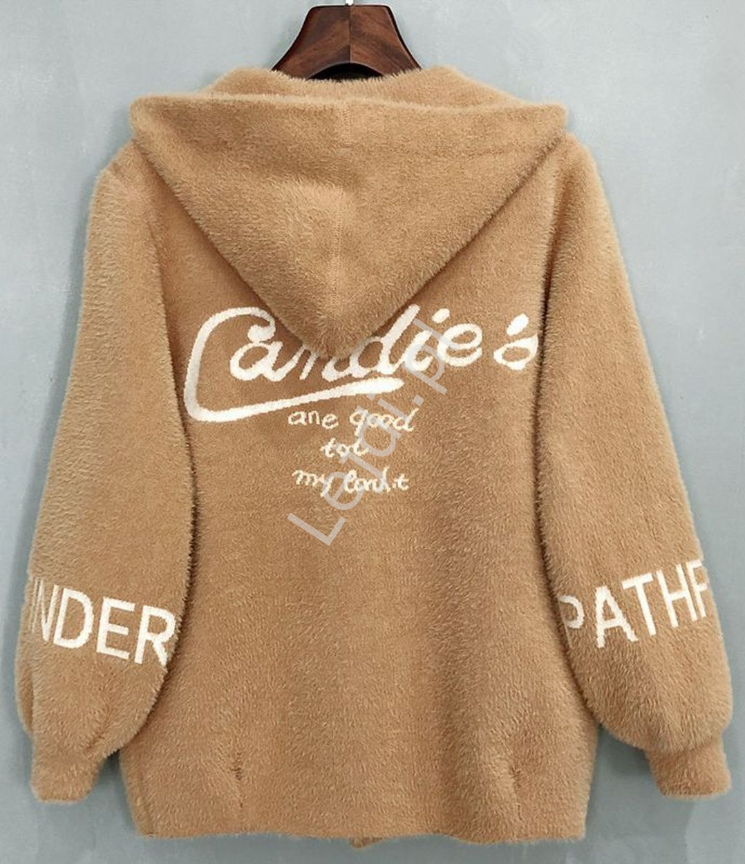 Karmelowa kurtka ala alpaka z kapturem, ciepła bluza z napisami CandiesKarmelowa kurtka ala alpaka z