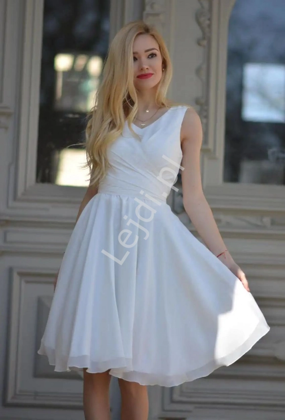 Kremowa sukienka szyfonowa z rozkloszowaną spódnicą, KM227