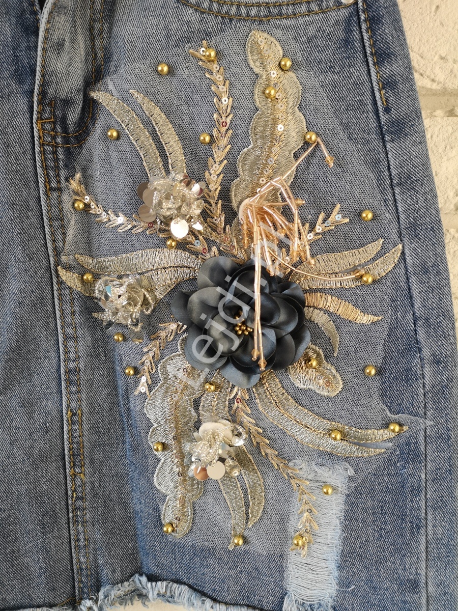 Krótka spónica jeansowa z kwiatami 3D, koralikami i haftem 8012