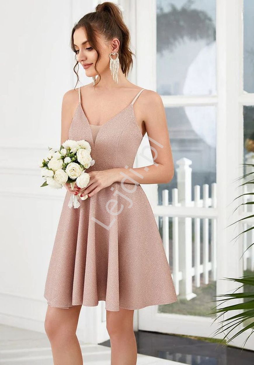 Krótka sukienka brokatowa w różowym kolorz