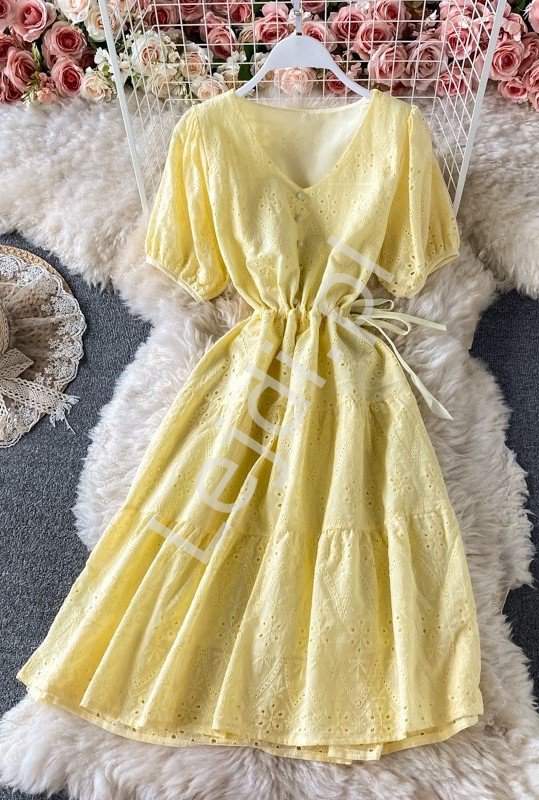 Letnia sukienka w żółtym kolorze, zdobiona angielskim haftem 1138 - Lejdi